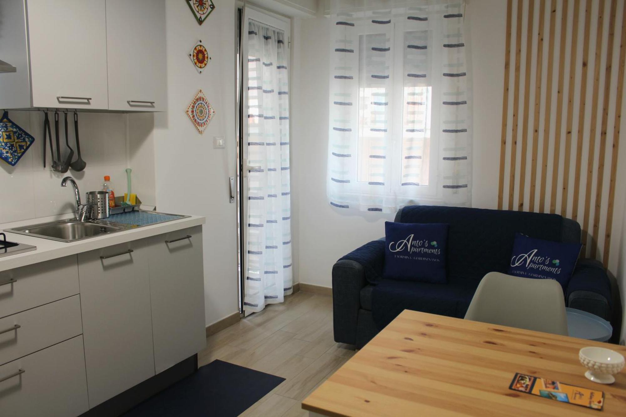 Anto'S Apartment - Giardini-Naxos Zewnętrze zdjęcie
